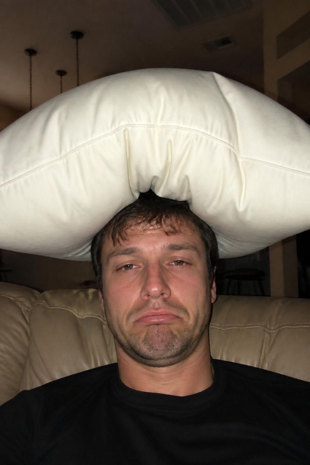 @dev_t serving PILLOW CROWN